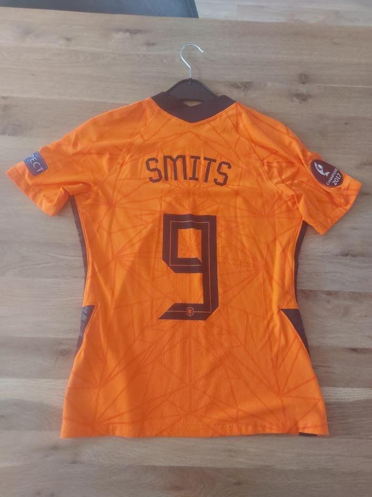 KNVB oranje shirt met handtekening Smits nummer 9  2017 2020, Verzamelen, Sportartikelen en Voetbal, Zo goed als nieuw, Shirt