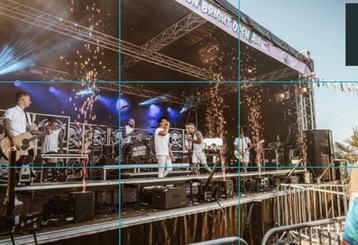 Groot bouwpodium 11 x 7 meter compleet met truss overkapping beschikbaar voor biedingen