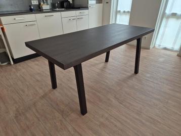 Dining table for 4/6 people beschikbaar voor biedingen