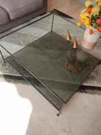 Ijzeren salontafel met glazen plaat, Huis en Inrichting, Tafels | Salontafels, Ophalen, Zo goed als nieuw, Minder dan 50 cm, Rechthoekig