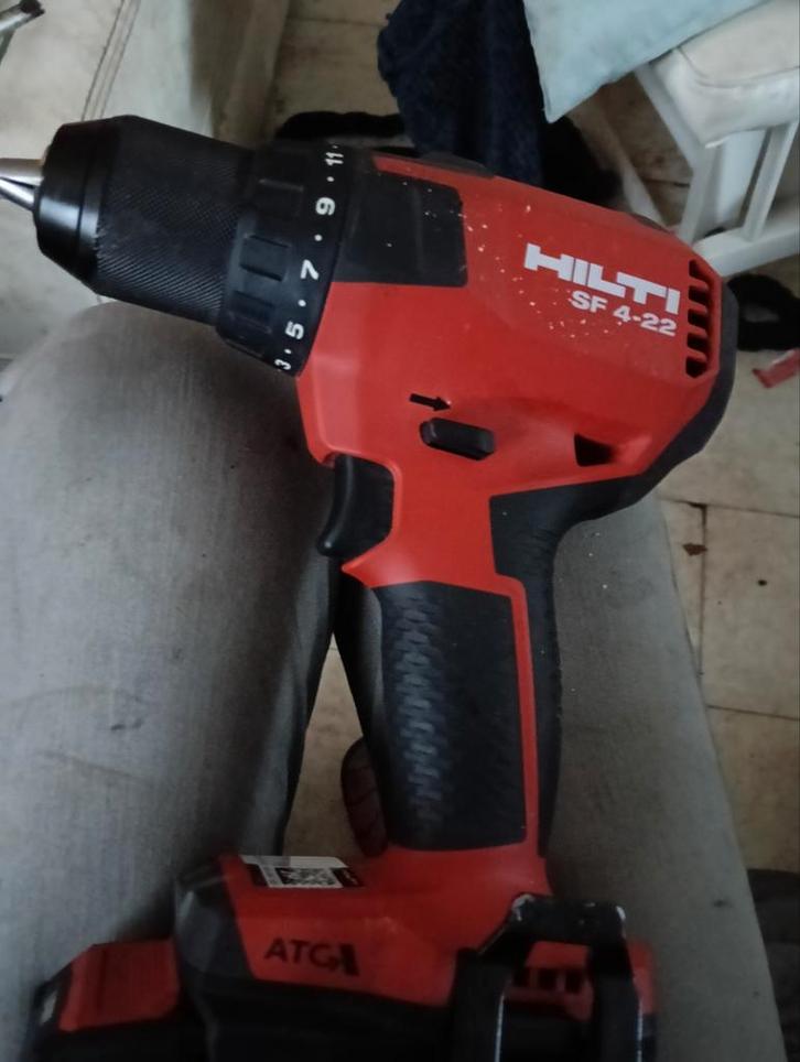 Hilti SF 4-22 Boor- en Schroefmachine, Doe-het-zelf en Verbouw, Gereedschap | Boormachines, Gebruikt, Boor- en Schroefmachine
