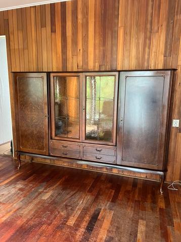 Mooie kersen houten buffetkast beschikbaar voor biedingen