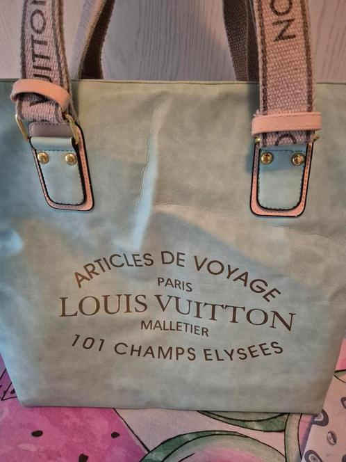 Lichtblauwe dames handtas, Sieraden, Tassen en Uiterlijk, Tassen | Damestassen, Gebruikt, Handtas, Blauw, Ophalen of Verzenden
