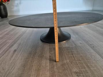 IJzeren etagere / plateau tekoop beschikbaar voor biedingen