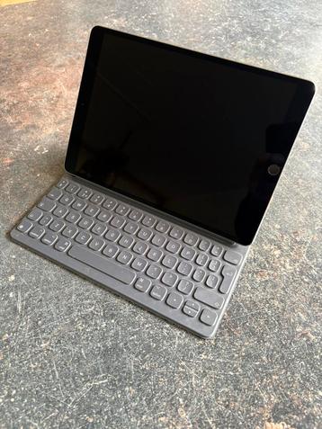 Ipad Pro 10.5 64gb magic keyboard beschikbaar voor biedingen