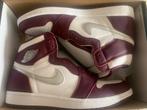 JORDAN 1 retro HIGH OG BORDEAUX US 9/ EU 42,5, Overige kleuren, Nike, Nieuw, Ophalen of Verzenden