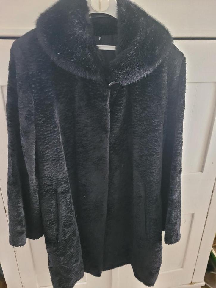 Vintage imitatie bontjas, Kleding | Dames, Jassen | Winter, Zo goed als nieuw, Maat 42/44 (L), Zwart, Ophalen of Verzenden