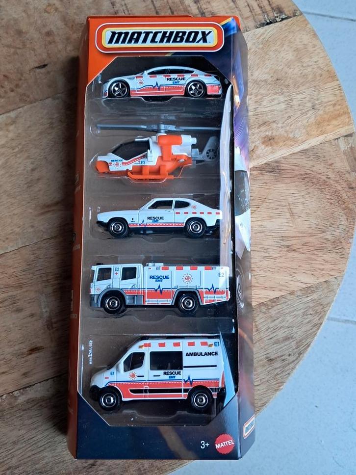 Matchbox Rescue 5 pack BMW Ford Scania Renault nieuw obp, Hobby en Vrije tijd, Modelauto's | Overige schalen, Nieuw, Bus of Vrachtwagen