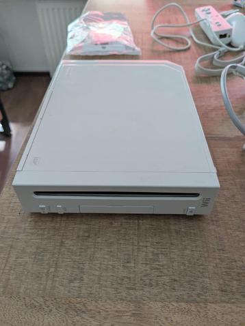 Complete Witte Nintendo Wii (Eerste Model) beschikbaar voor biedingen