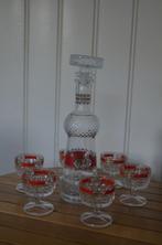 Karaf rood/goud met 6 likeur glazen jaren 60, Antiek en Kunst, Antiek | Glas en Kristal, Ophalen