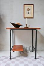 Mooie vintage bijzettafel metalen frame, Vintage, Vintage, Zo goed als nieuw, Vintage