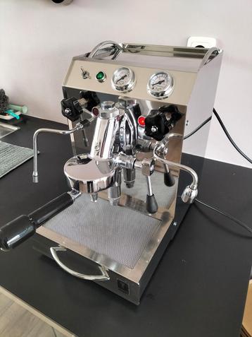 Isomac Tea E61 HX espressomachine gereviseerd  beschikbaar voor biedingen