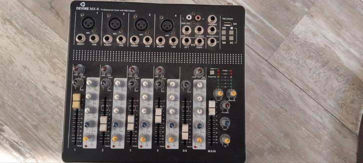 Devine MX-6 Mengpaneel, Muziek en Instrumenten, Mengpanelen, Zo goed als nieuw, Minder dan 5 kanalen, Microfooningang, Ophalen of Verzenden