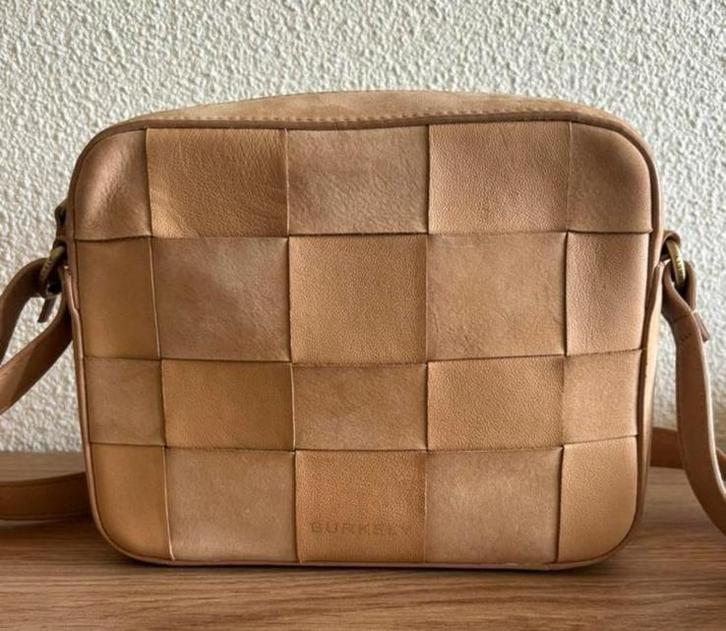 Prachtige crossbodytas BURKELY met vlechtwerk, Sieraden, Tassen en Uiterlijk, Tassen | Schoudertassen, Nieuw, Beige, Leer, Ophalen of Verzenden