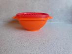 Tupperware Servalier Bowl  15,5 cm. Oranje Rood, Huis en Inrichting, Keuken | Tupperware, Ophalen of Verzenden, Zo goed als nieuw