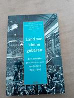 Land van kleine gebaren, Ophalen of Verzenden, Zo goed als nieuw