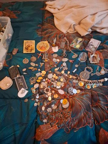 Religieuze Medaillons, Kettingen & Armbanden - Collectie beschikbaar voor biedingen