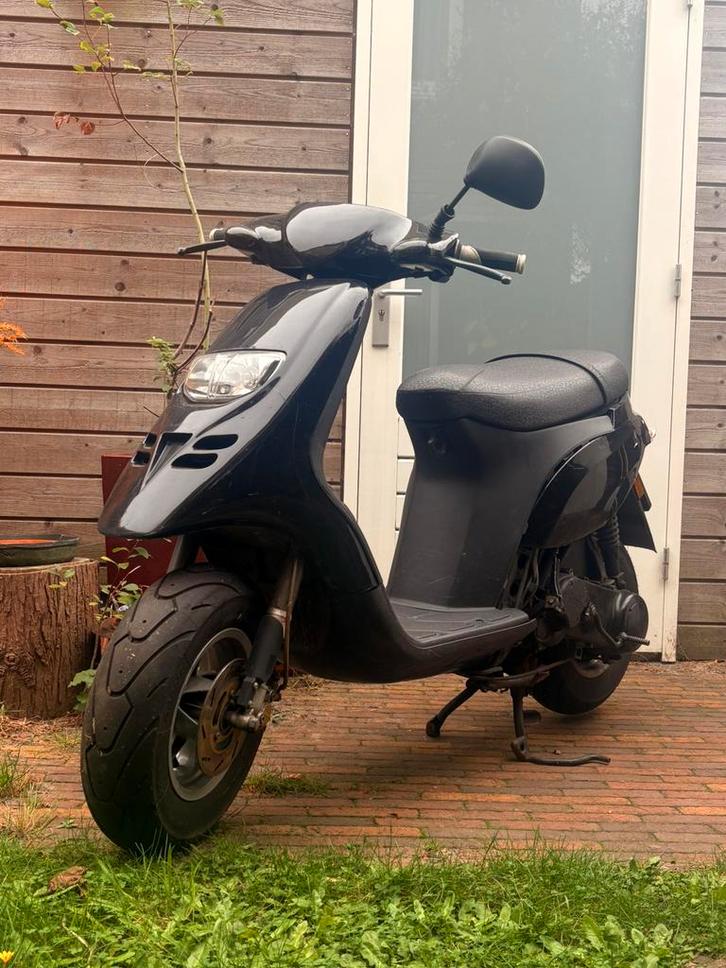 Piaggio gilera typhoon 70cc 2t snor, Fietsen en Brommers, Scooters | Piaggio, Zo goed als nieuw, Overige modellen, Tweetakt, Ophalen