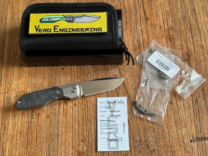 Vero Engineering Synapse lefty / hand satin / timascus kit, Verzamelen, Militaria | Algemeen, Overige soorten, Mes of Dolk, Ophalen of Verzenden