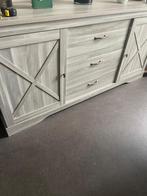 Meubels. Eettafel, kast, lage kast., Ophalen, Zo goed als nieuw, 25 tot 50 cm