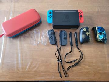 Zeer nette Switch met hori split pad, joy-cons en spellen beschikbaar voor biedingen