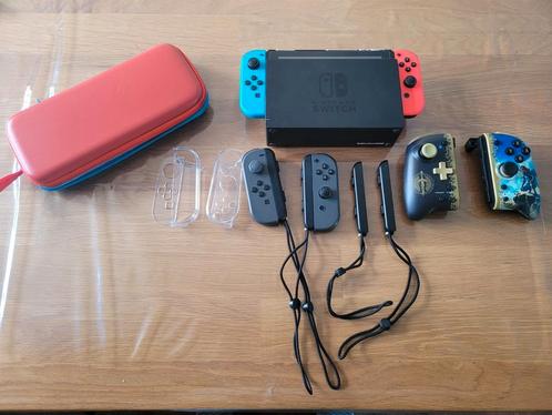 Zeer nette Switch met hori split pad, joy-cons en spellen, Spelcomputers en Games, Spelcomputers | Nintendo Switch, Zo goed als nieuw