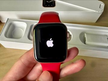 Apple Watch Series 5 44mm Gold Aluminium +Anker powerStation beschikbaar voor biedingen