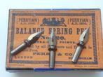 Doosje Engelse kroontjes pennen 110 stuks Balance Spring Pen, Nieuw, Met doosje, Verzenden