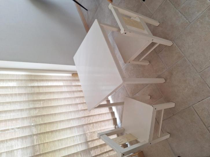ikea tafel en 2x stoeltjes, Kinderen en Baby's, Kinderkamer | Tafels en Stoelen, Gebruikt, Tafel(s) en Stoel(en), Ophalen