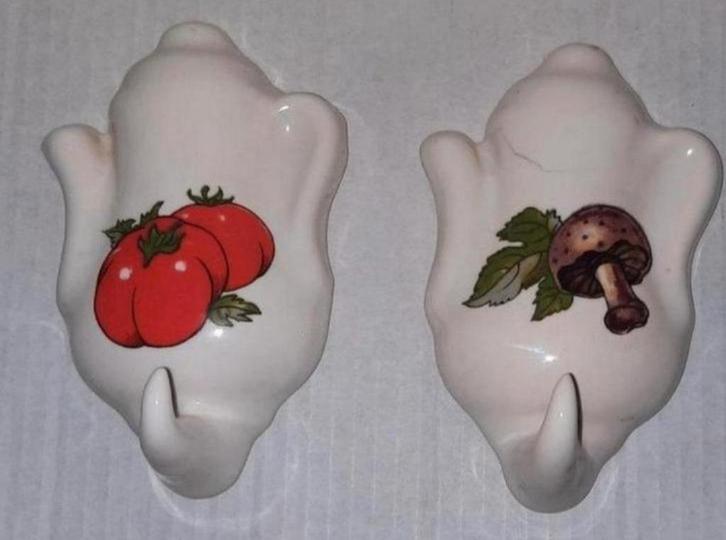 2 Vintage keramische keuken haakjes, Antiek en Kunst, Antiek | Keramiek en Aardewerk, Ophalen of Verzenden