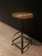 Industriële kruk met houten zitting, Ophalen, Gebruikt, Zwart, Eén