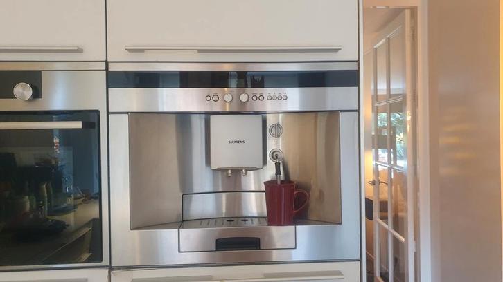 Siemens TK68E570/01 inbouw Koffiezetapparaat 45 cm, Huis en Inrichting, Keuken | Complete keukens, Zo goed als nieuw, Zwart, Staal of Rvs