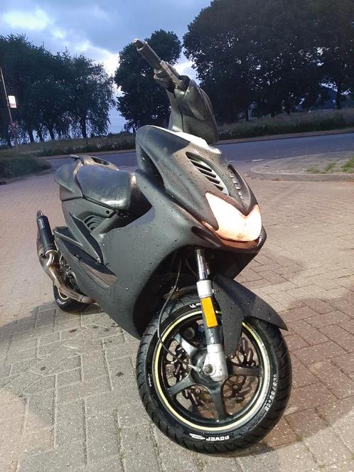 Yamaha Aerox watergekoeld 2takt 70cc, Fietsen en Brommers, Scooters | Piaggio, Gebruikt, Maximaal 45 km/u, Tweetakt, Ophalen of Verzenden