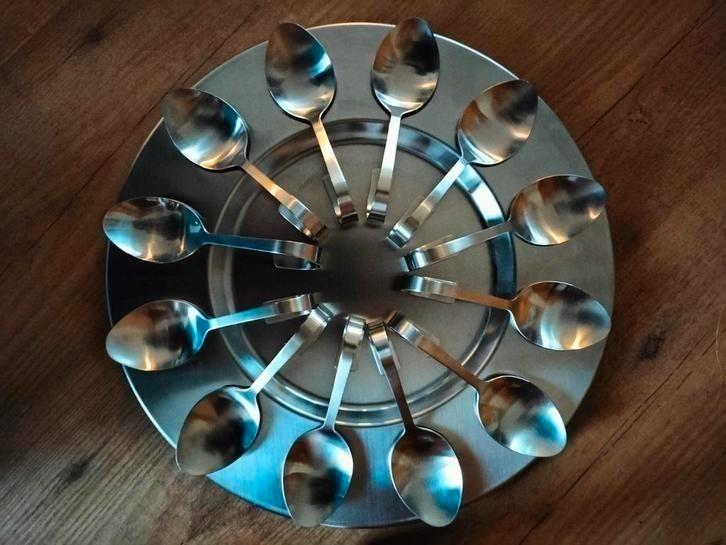 Amusebord met 12 amuselepels, nieuw, evt nog 12 extra lepels, Huis en Inrichting, Keuken | Bestek, Nieuw, Bestekset, Rvs of Chroom