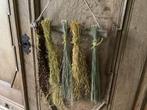 Nieuw houten rek met bosjes droogbloemen grassen, Huis en Inrichting, Woonaccessoires | Droogbloemen, Ophalen of Verzenden, Nieuw