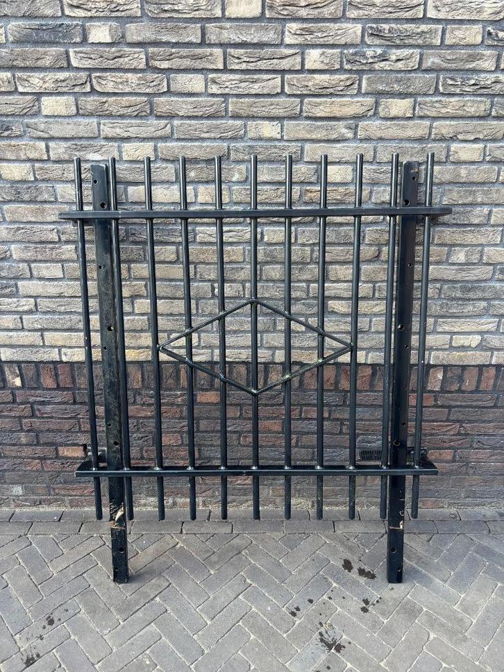 Sierlijk spijlen hekwerk, balustrade, afrastering met ruit, Tuin en Terras, Tuinhekken en Hekwerk, Gebruikt, Sierhekwerk, IJzer