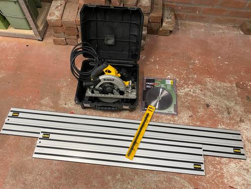 DeWalt DWE576K-QS Cirkelzaag met extras, Doe-het-zelf en Verbouw, Gereedschap | Zaagmachines, Gebruikt, Cirkelzaag, 1200 watt of meer