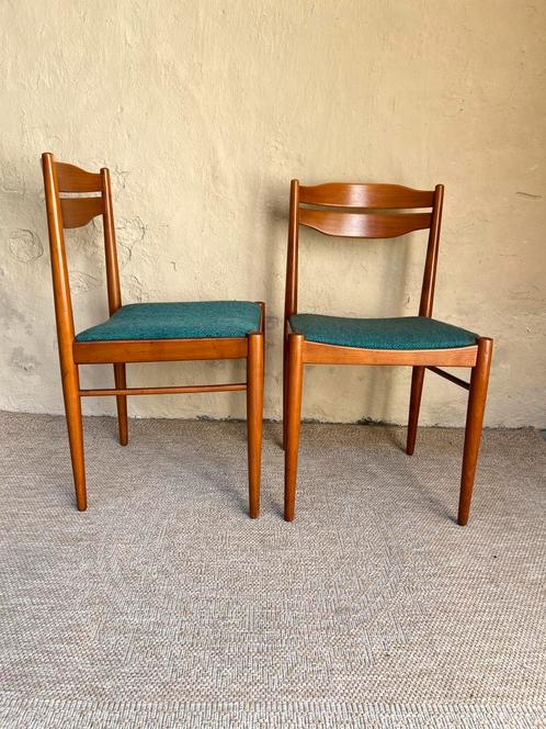 Twee vintage eetkamerstoelen met petrol blauw bekleding, Huis en Inrichting, Stoelen, Gebruikt, Twee, Blauw, Ophalen of Verzenden