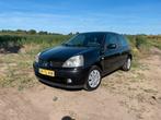 Renault Clio 1.2 55KW 2006 Zwart *AIRCO*Bluetooth*, Auto's, Renault, Voorwielaandrijving, Elektrische ramen, Stof, 74 pk