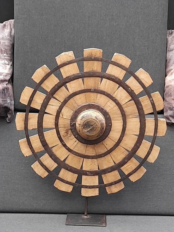 Houten Wiel met standaard decoratie, Antiek en Kunst, Antiek | Woonaccessoires, Ophalen of Verzenden