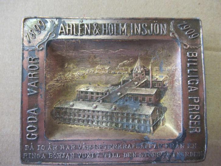 uit 1909, antieke tinnen asbak uit Zweden 10 jarig jubilelum, Antiek en Kunst, Antiek | Tin, Ophalen of Verzenden