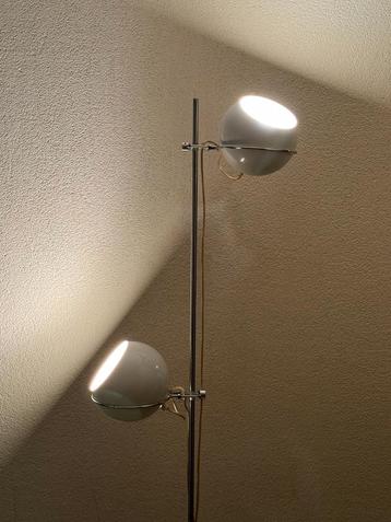 Vintage Gepo Vloerlamp, Wit Bollamp Eyeball Space Age beschikbaar voor biedingen