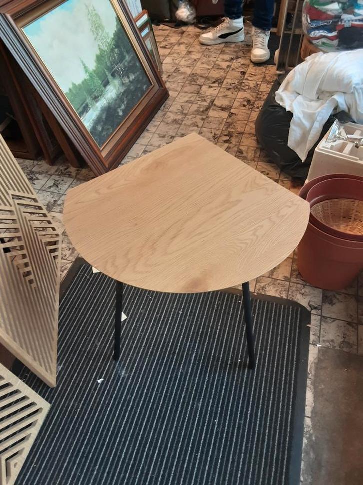 Leuk hoektafeltje, Huis en Inrichting, Woonaccessoires | Vazen, Gebruikt, Ophalen
