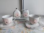 2 Kop en schotels + melkkannetje en suikerpot op schotel, Huis en Inrichting, Keuken | Servies, Ophalen of Verzenden, Zo goed als nieuw