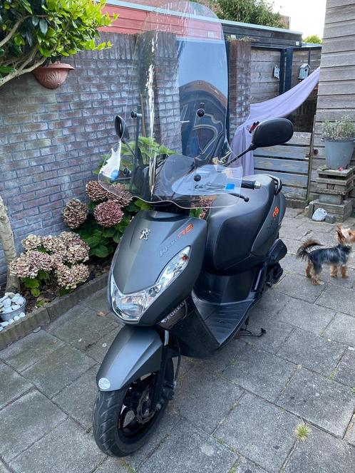 Peugeot Kisbee RS Zwart 2017, Fietsen en Brommers, Scooters | Peugeot, Gebruikt, Overige modellen, Maximaal 25 km/u, Benzine, Ophalen