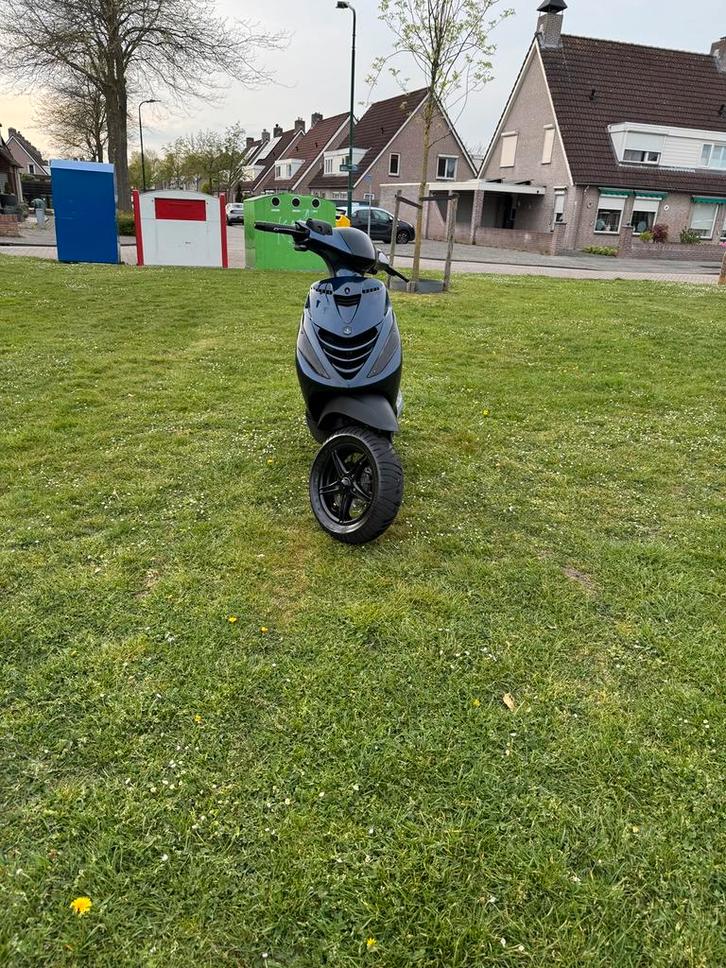 Zip 2Takt 2000, Fietsen en Brommers, Scooters | Piaggio, Gebruikt, Zip, Tweetakt, Ophalen