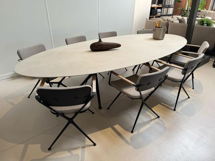-28% ! Royal Botania Exes eetset 320 cm - SHOWROOMMODEL, Tuin en Terras, Tuintafels, Zo goed als nieuw, Ovaal, Overige materialen