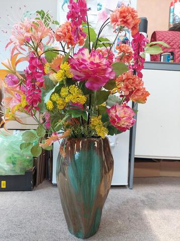 Ecri Living vaas Jade Gold met zijden boeket Silk-ka bloemen beschikbaar voor biedingen