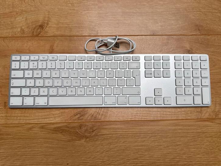 Apple Toetsenbord - Wit, Computers en Software, Toetsenborden, Gebruikt, Qwerty, Bedraad, Ophalen of Verzenden