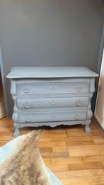 Barok kastje met 3 lades, Ophalen